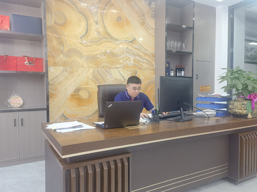 總經(jing)理辦(ban)公(gong)室(shi)