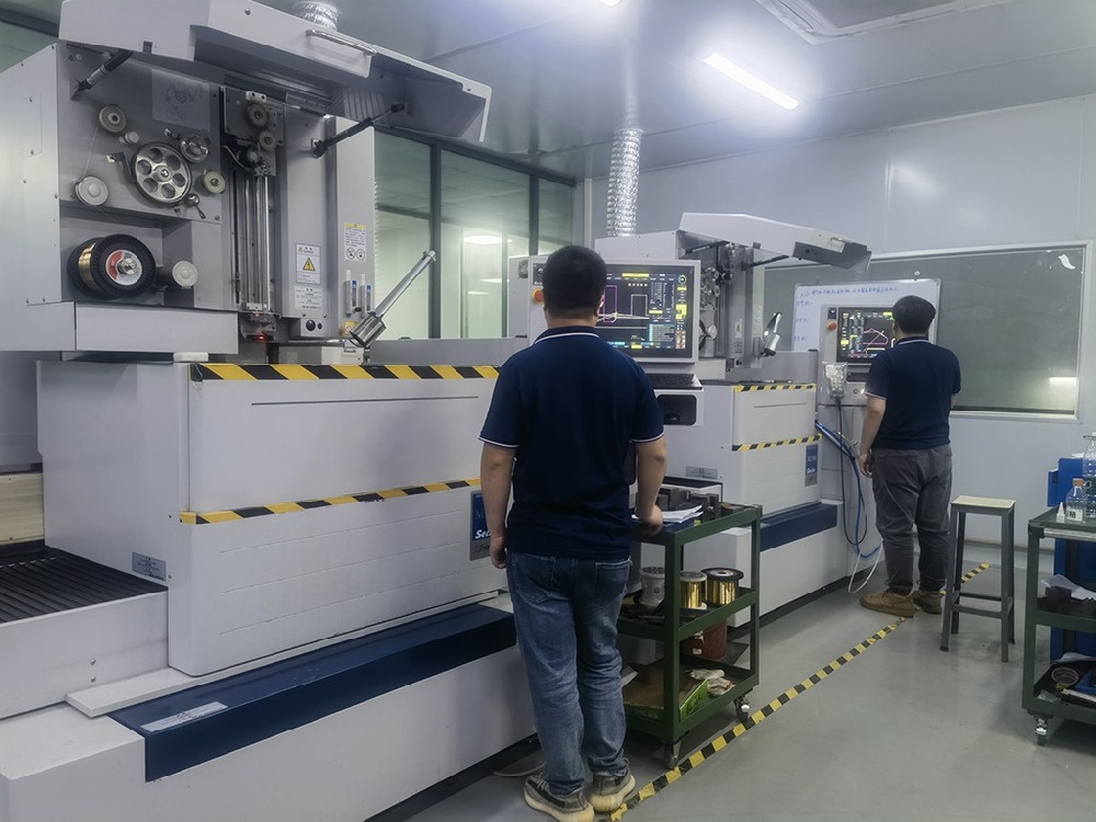 西部慢(man)走絲(si)